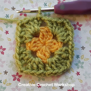 Groovy Cluster Granny Square | Creative Crochet Workshop @creativecrochetworkshop | American Crochet @americancrochet 